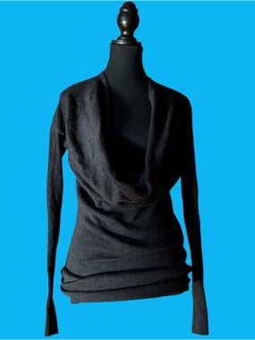 LULULEMON sweater
